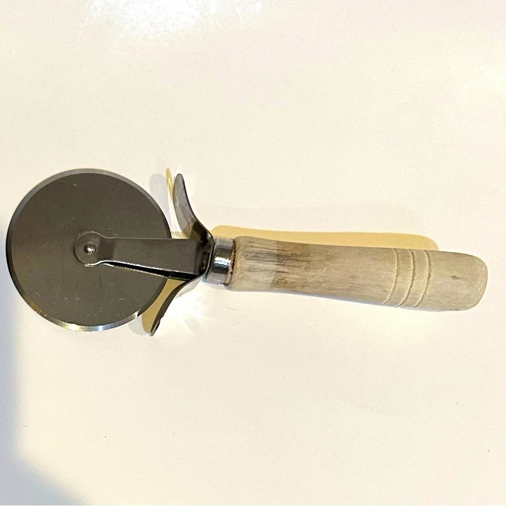 VTG STAINLESS STEEL PIZZA CUTTER WHEEL WOODEN HANDLE 7” BLADE GUARD COLLAR